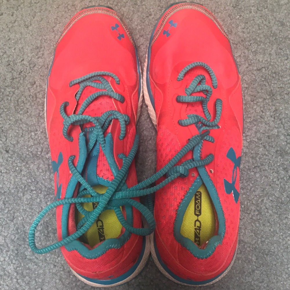 Gently used Under Armour Sneakers Size 10